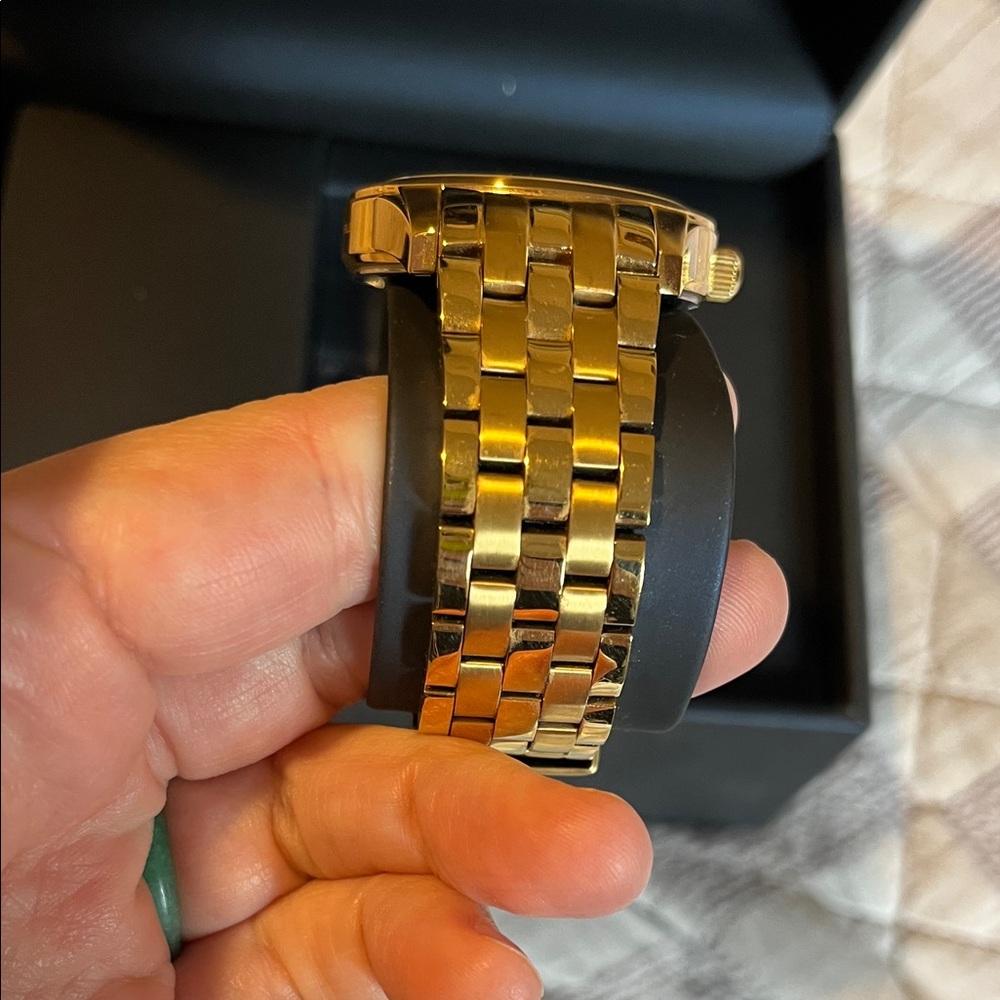 Women's Diana Diamond Japanese Quartz Watch, 39mm - 0.07 ctw - Picture 6 of 9